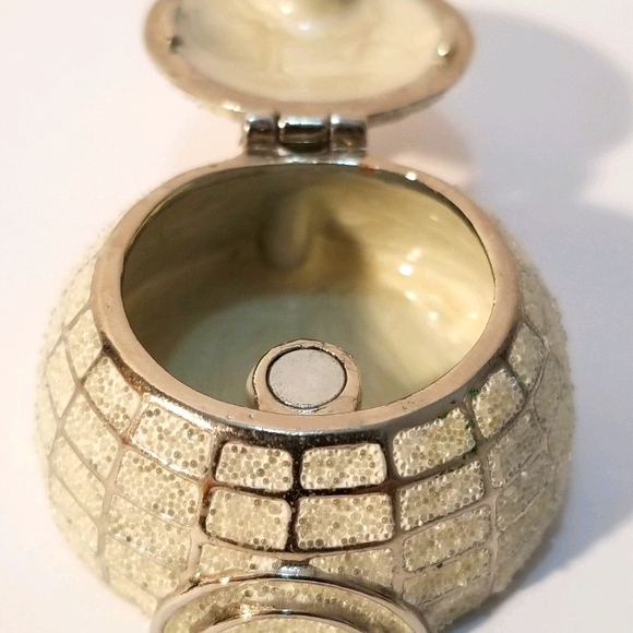 Vintage Monet Igloo Trinket box - Picture 3 of 5